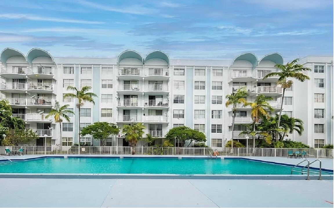 484 NW 165th St #A-211