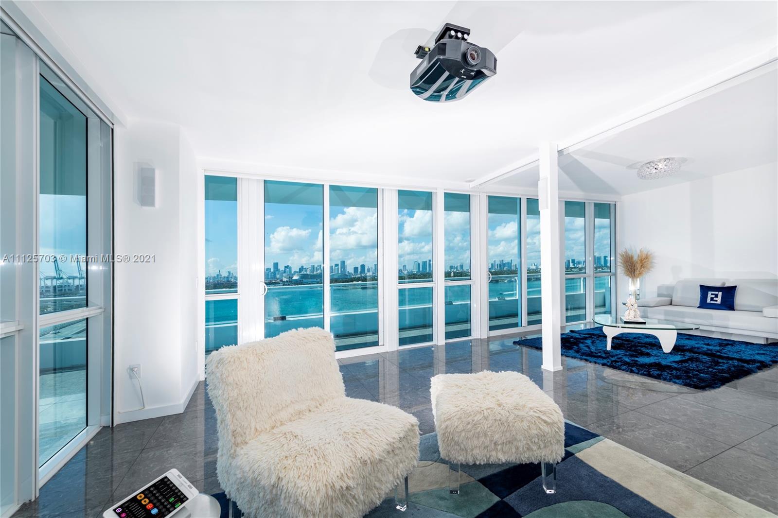 520 West Ave #1101