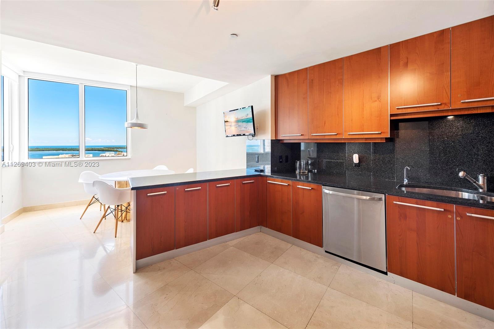 Apartments & Condos For Rent in Brickell Key Miami