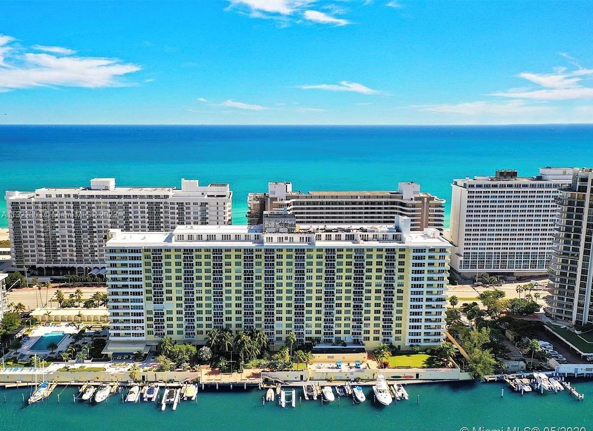 5600 Collins Ave #10A