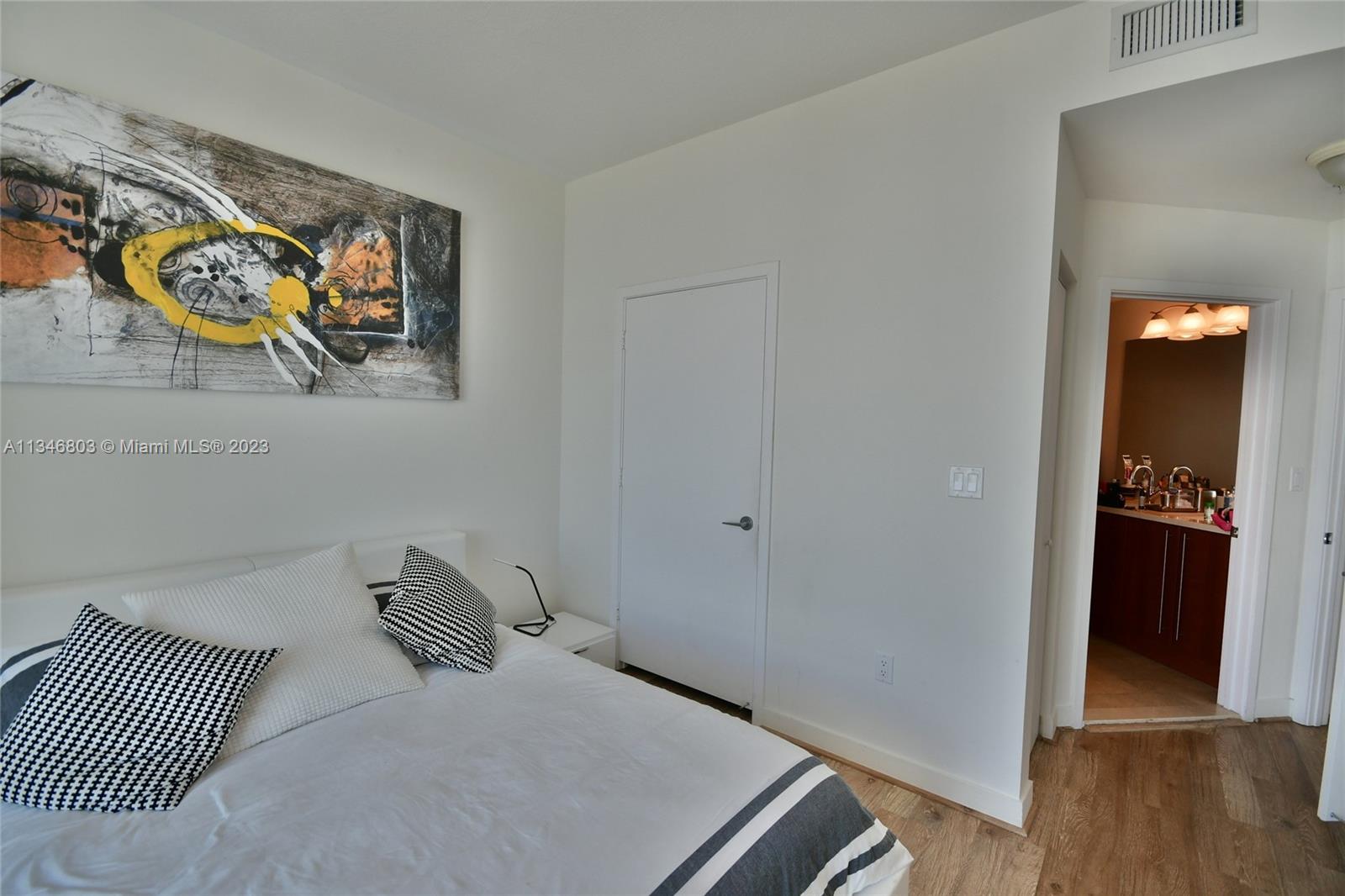 1111 SW 1st Ave #3514-N Miami, FL 33130