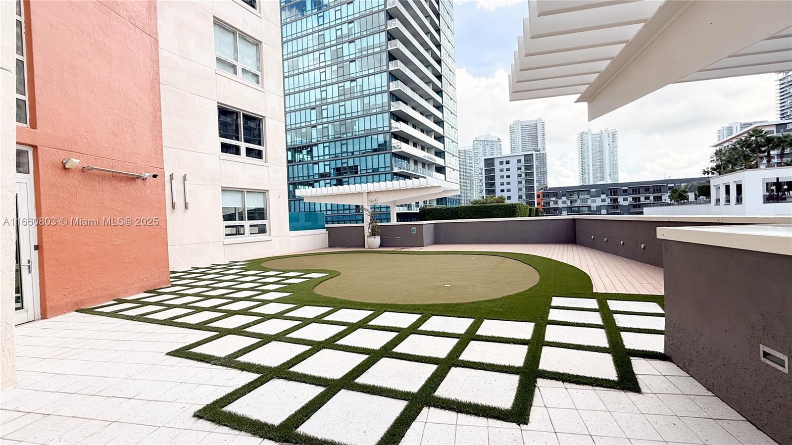 image Midblock Miami34