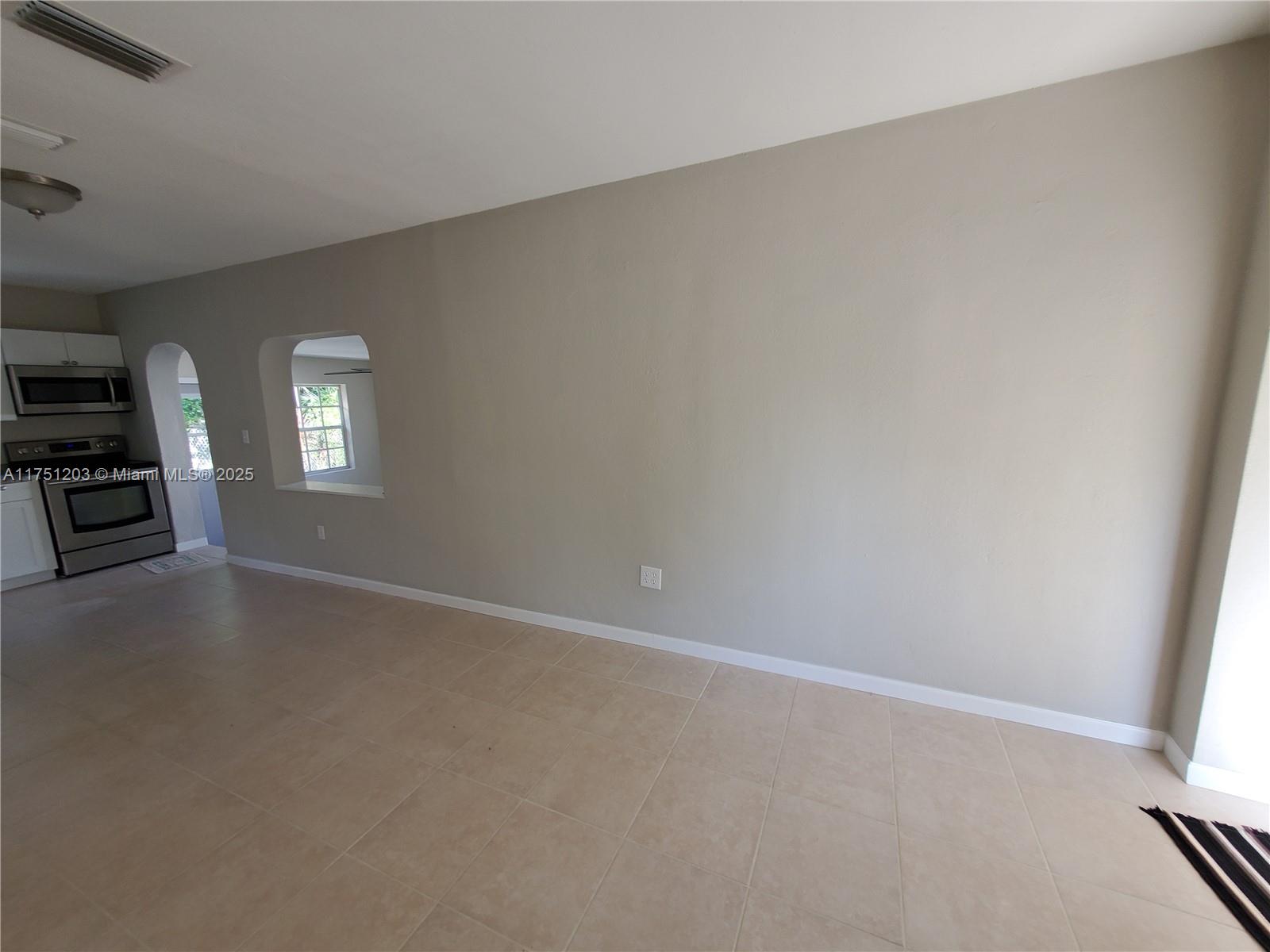 70 NW 33rd St Miami, FL 33127