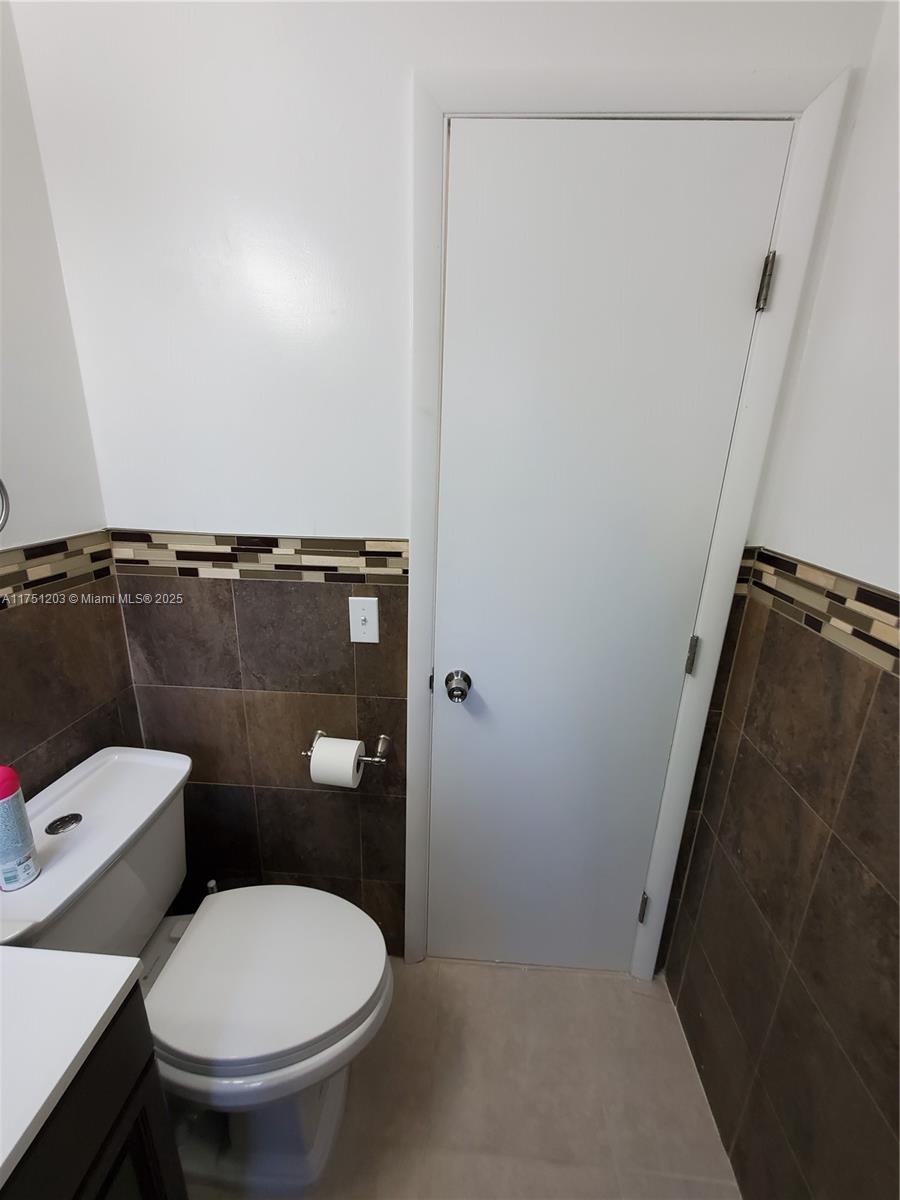 70 NW 33rd St Miami, FL 33127