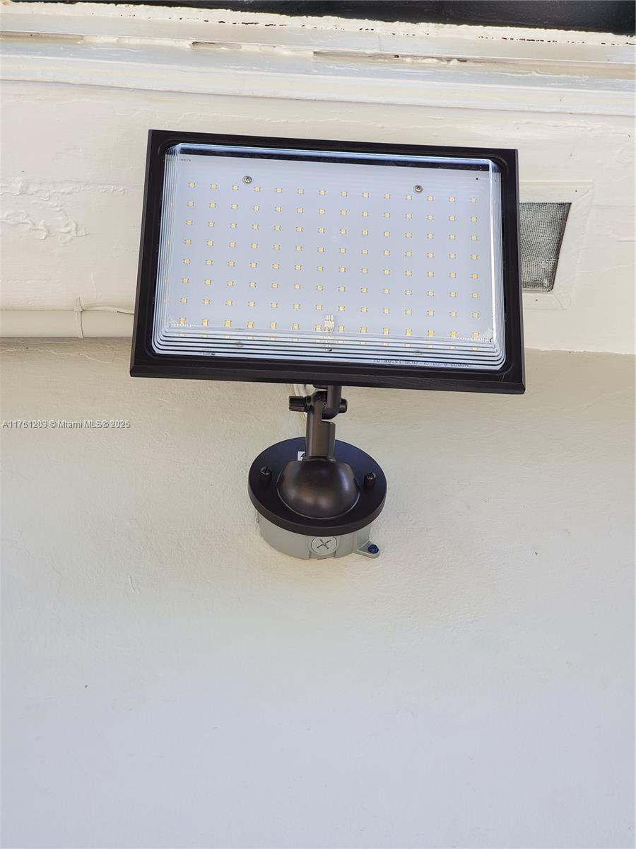 70 NW 33rd St Miami, FL 33127