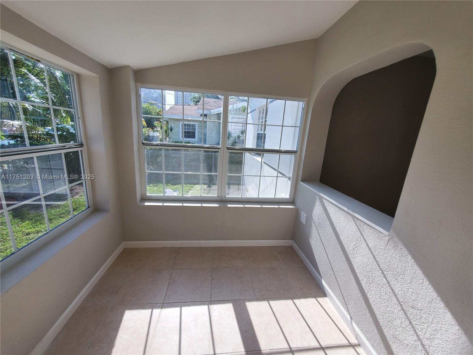 70 NW 33rd St Miami, FL 33127