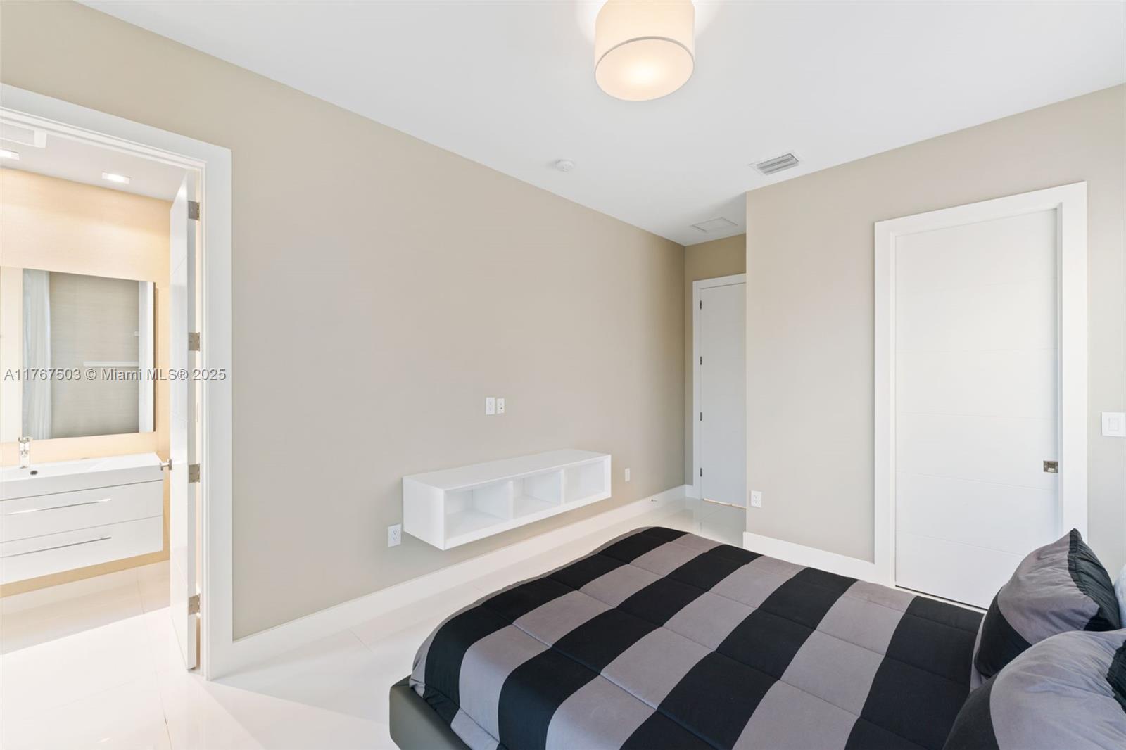 10561 NW 67th Ter #10561 Doral, FL 33178