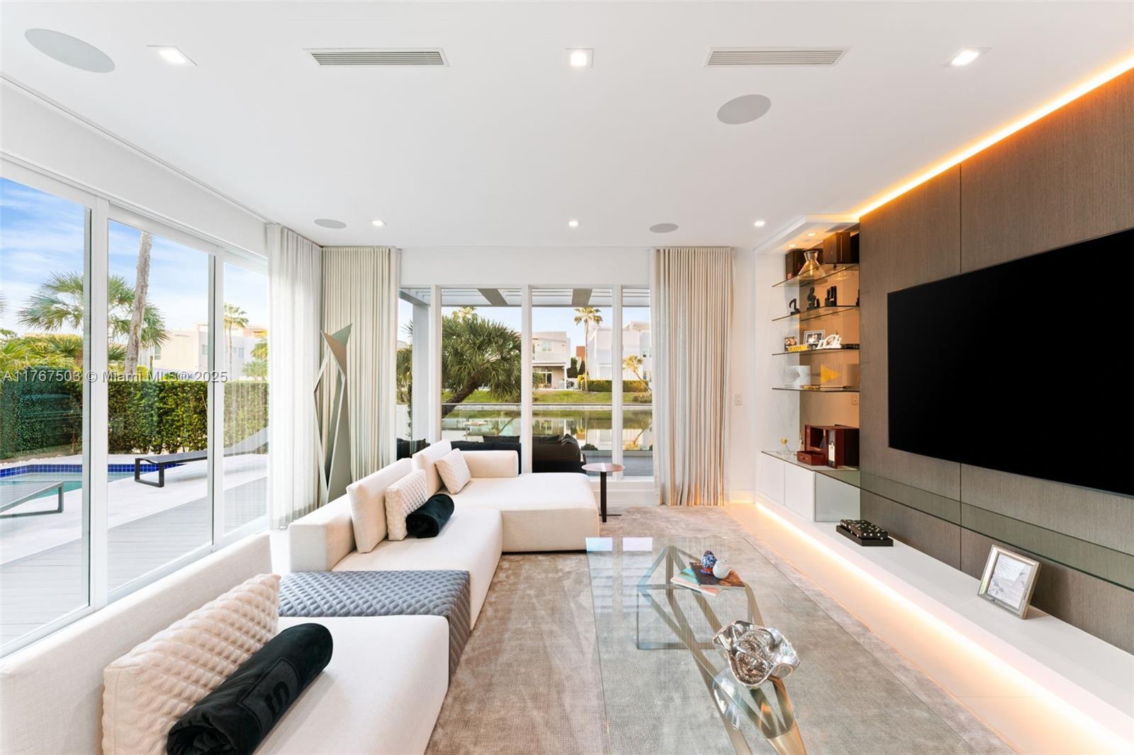 10561 NW 67th Ter #10561 Doral, FL 33178