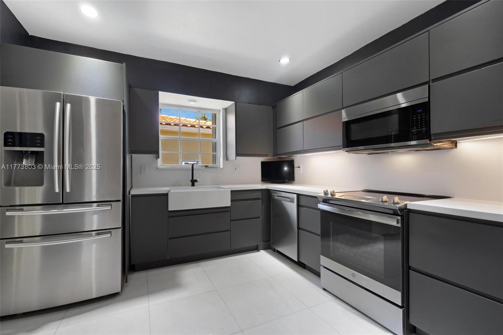 1185 Biarritz Dr Miami Beach, FL 33141