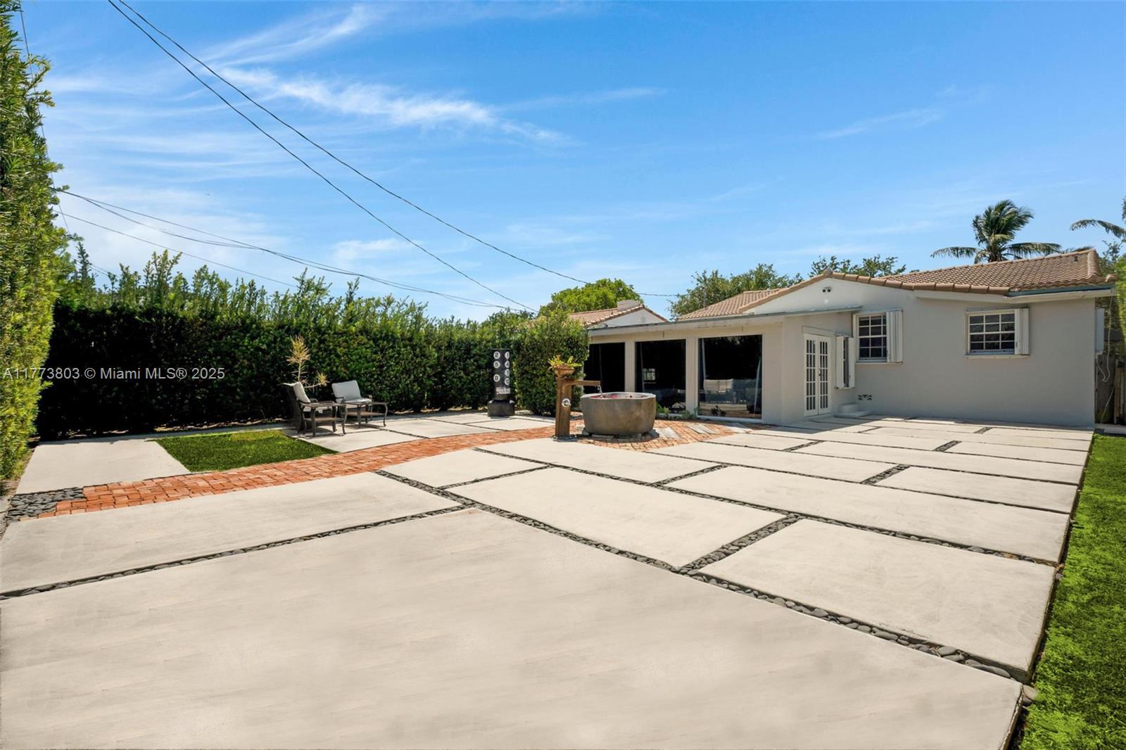 1185 Biarritz Dr Miami Beach, FL 33141