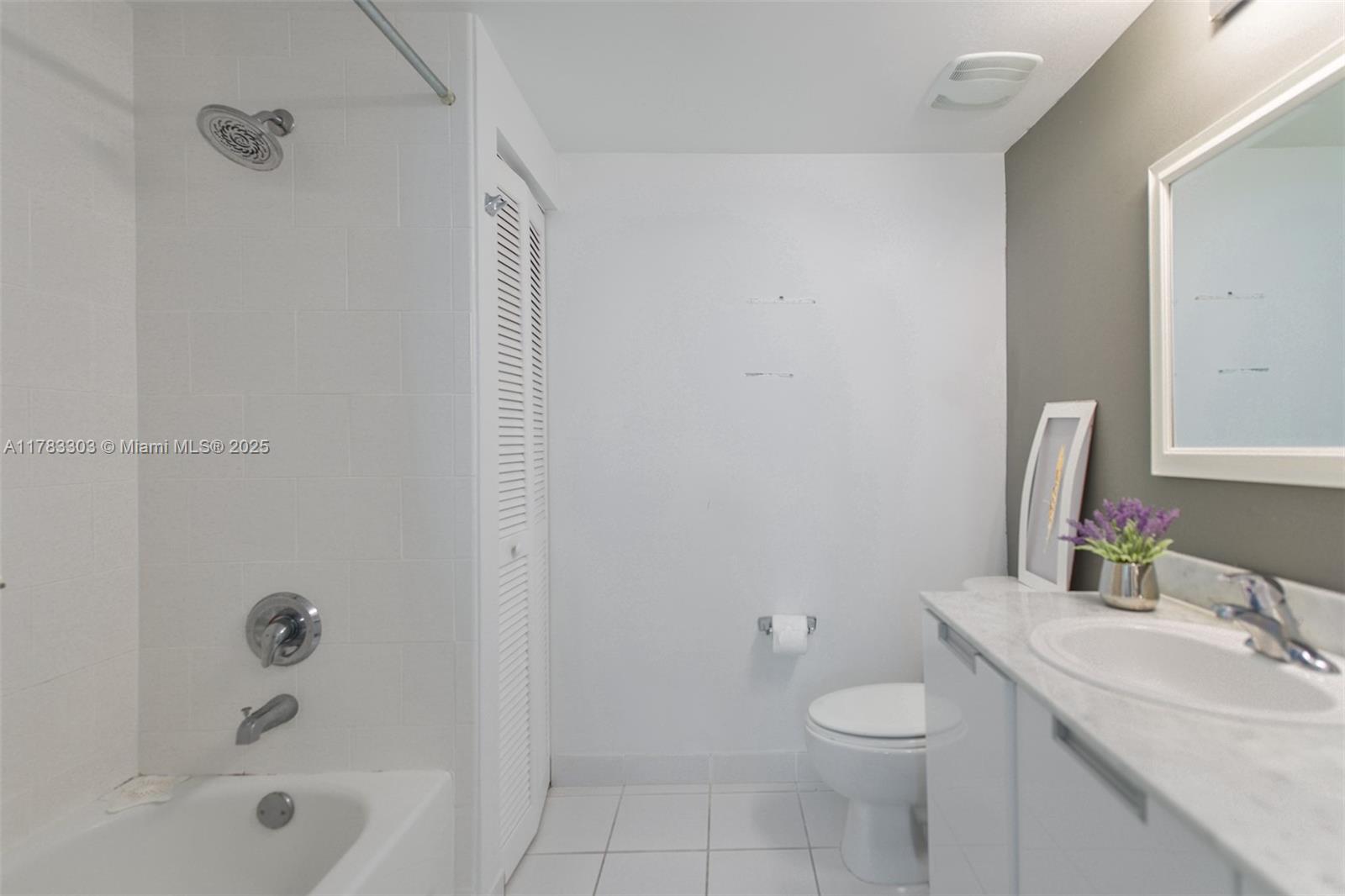 image The Bridgewater Condo37