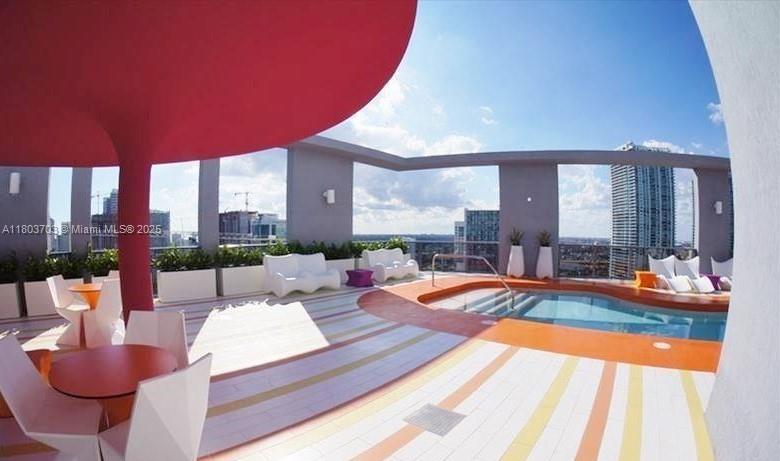image My Brickell32