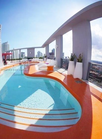 image My Brickell35