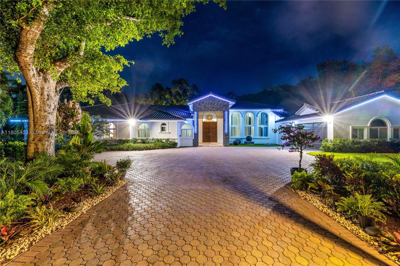 8941 SW 65th Ct Pinecrest, FL 33156