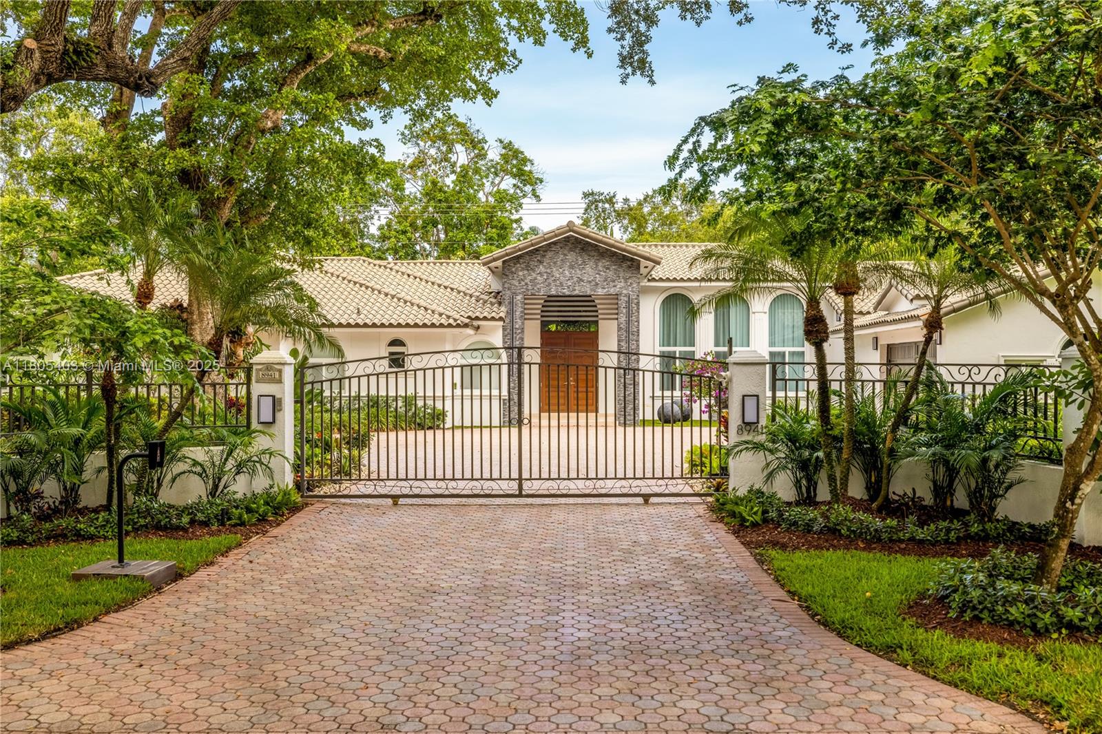 8941 SW 65th Ct Pinecrest, FL 33156