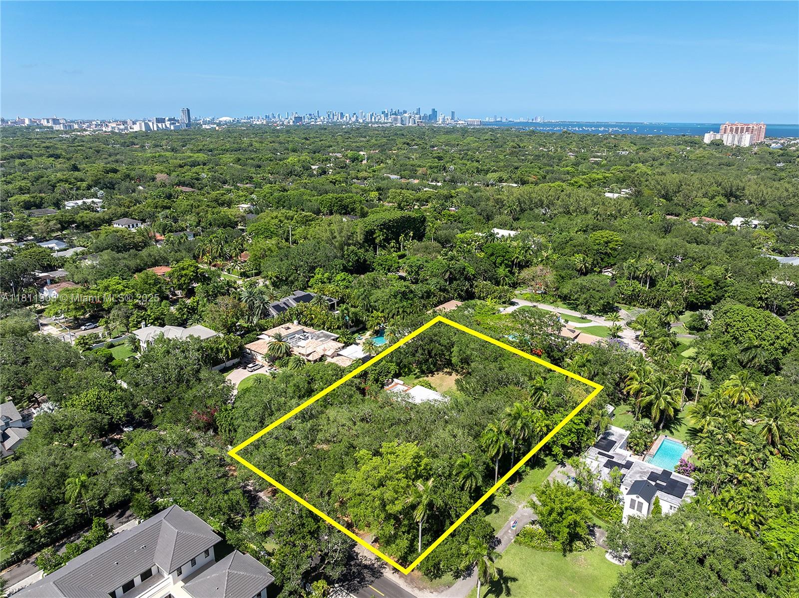 7301 Ponce De Leon Rd Miami, FL 33143