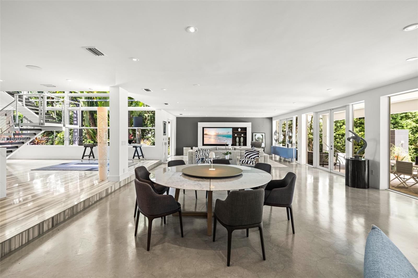 1833 W 24th St Miami Beach, FL 33140