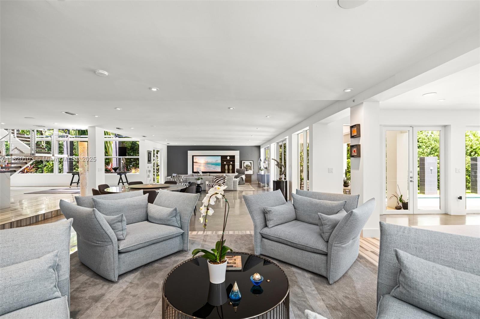 1833 W 24th St Miami Beach, FL 33140