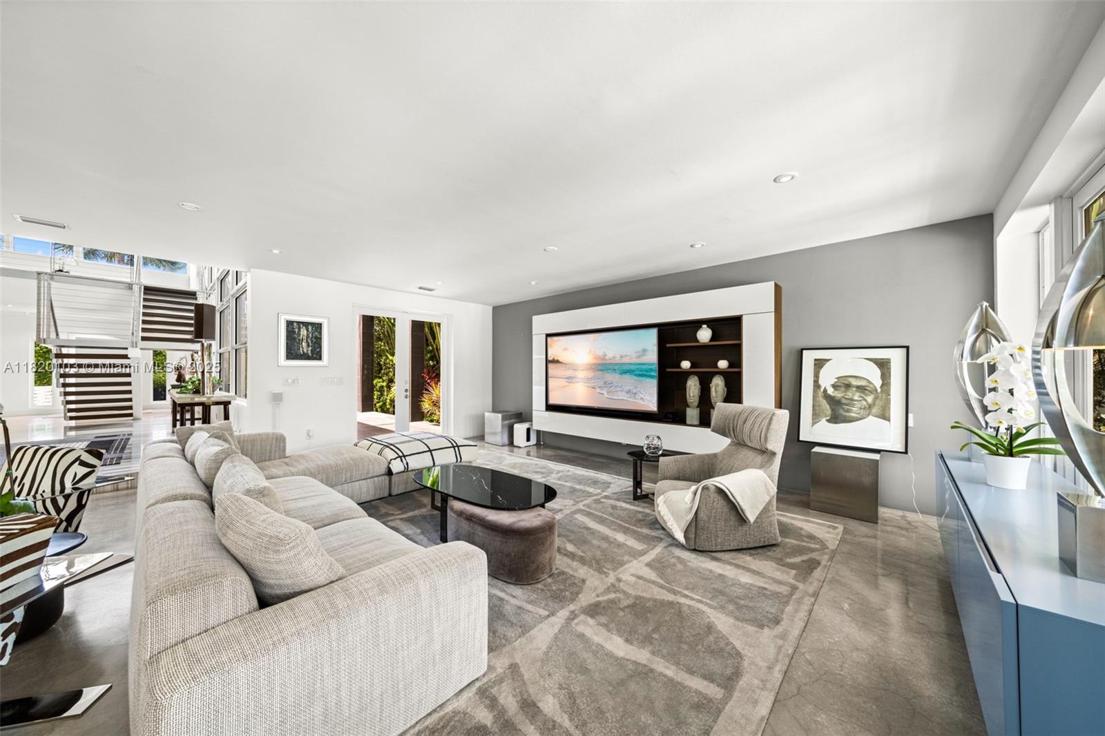 1833 W 24th St Miami Beach, FL 33140