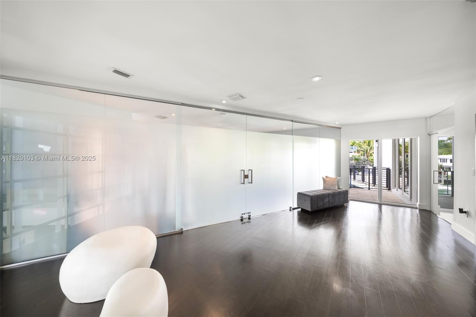 1833 W 24th St Miami Beach, FL 33140