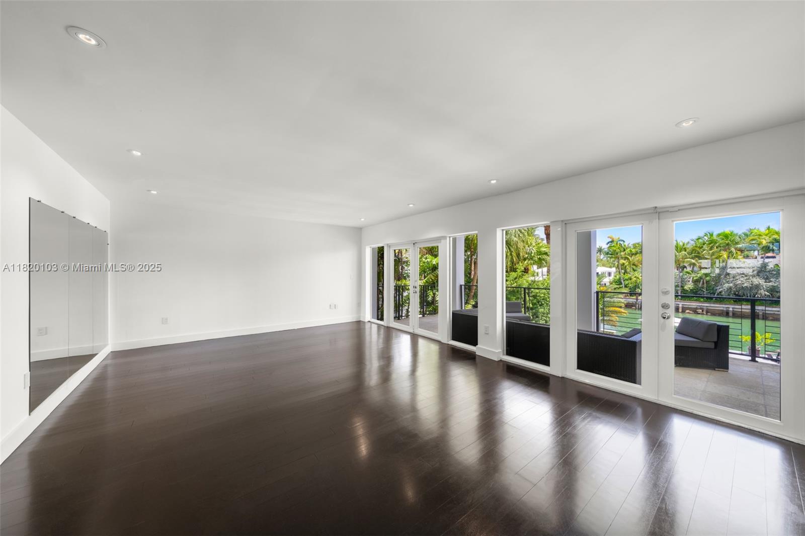 1833 W 24th St Miami Beach, FL 33140