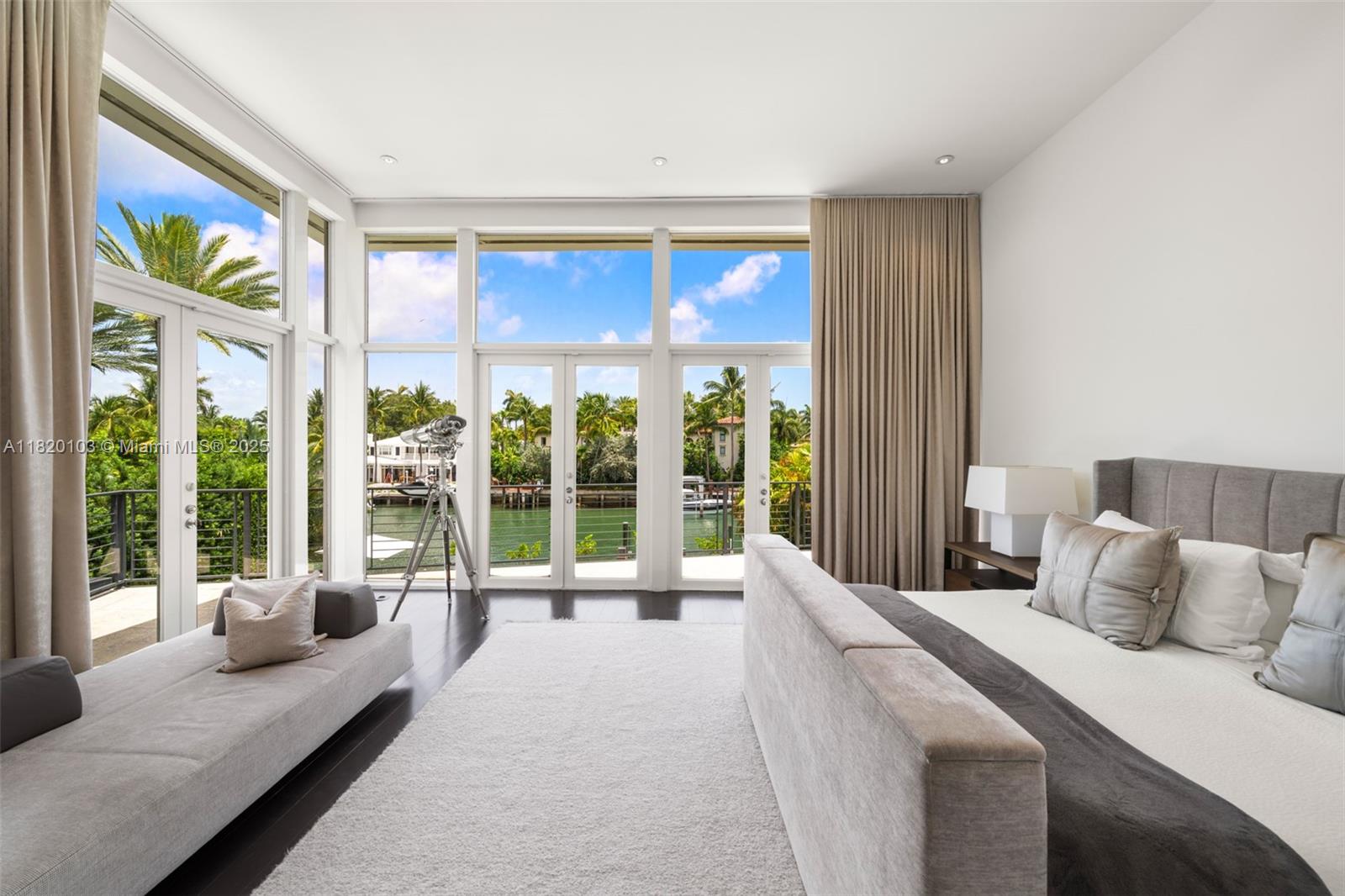 1833 W 24th St Miami Beach, FL 33140