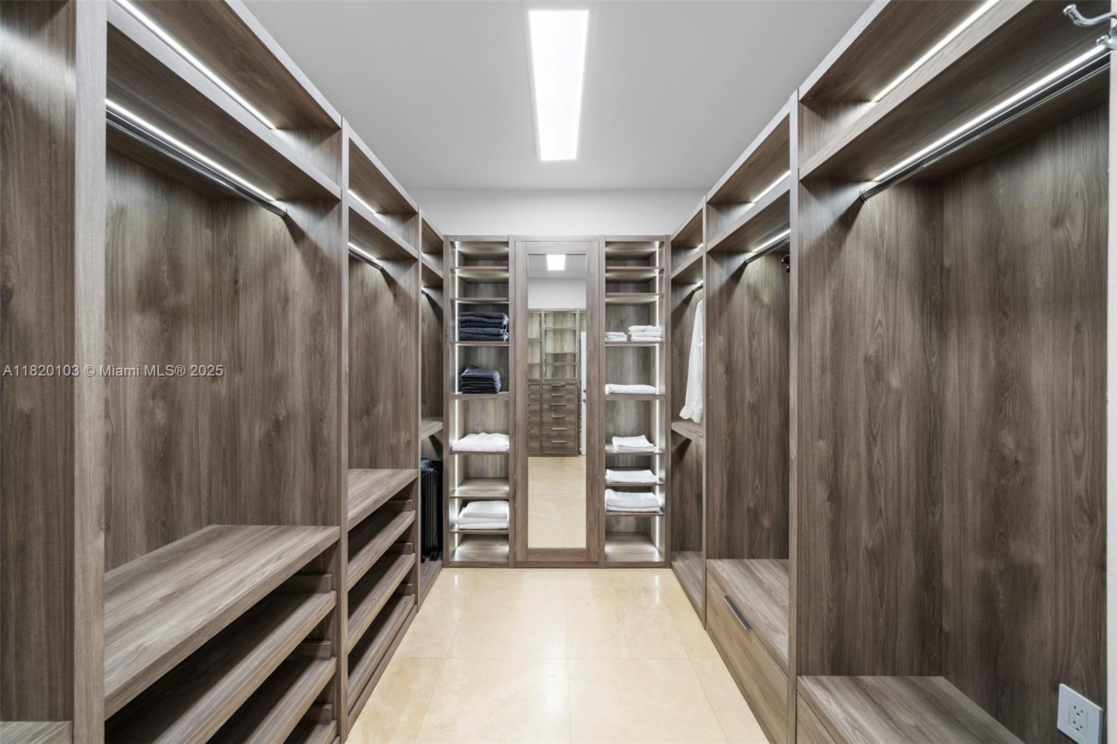 1833 W 24th St Miami Beach, FL 33140