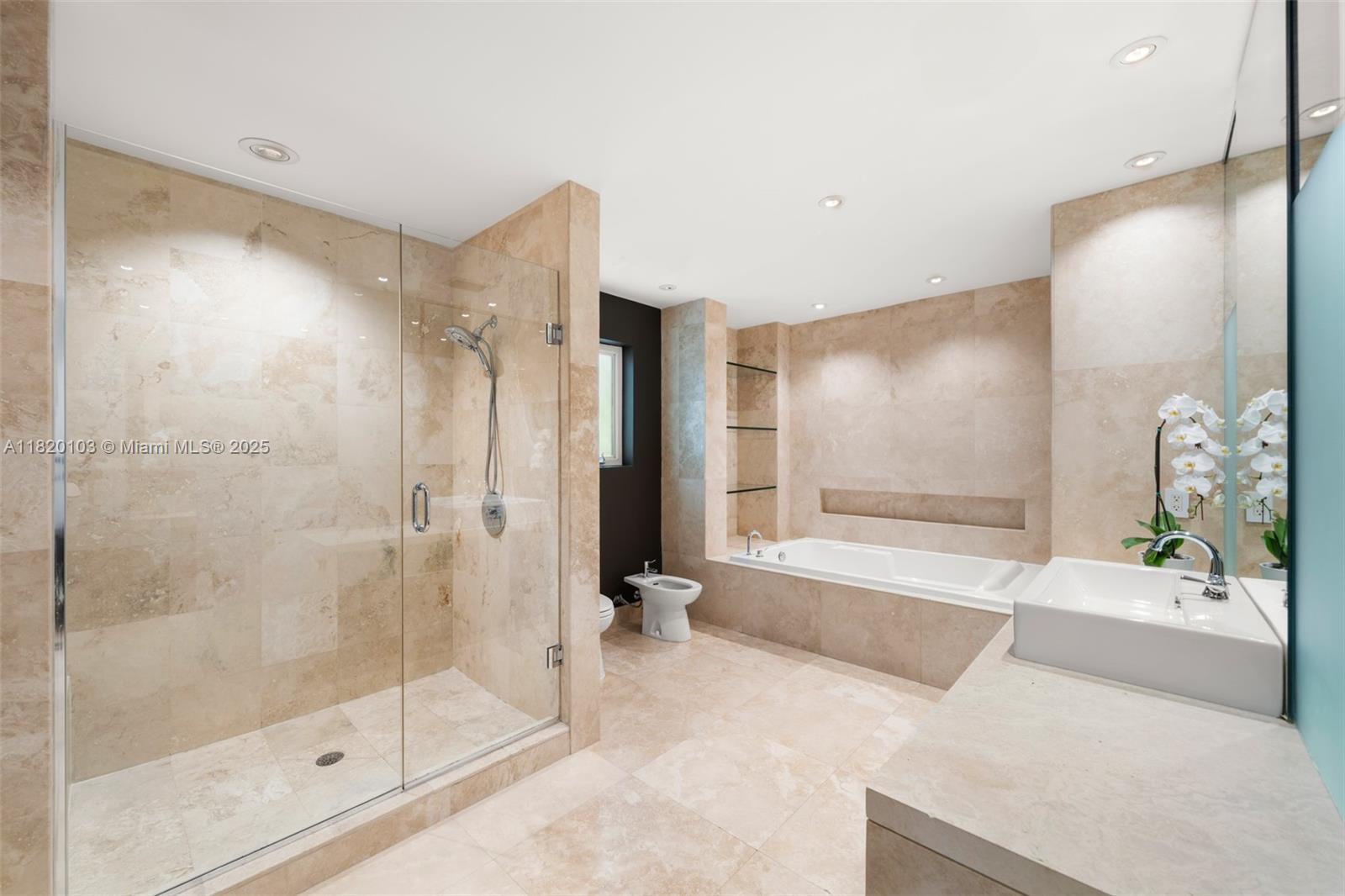 1833 W 24th St Miami Beach, FL 33140