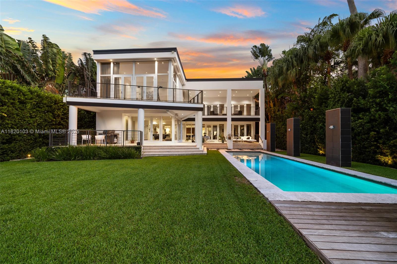 1833 W 24th St Miami Beach, FL 33140