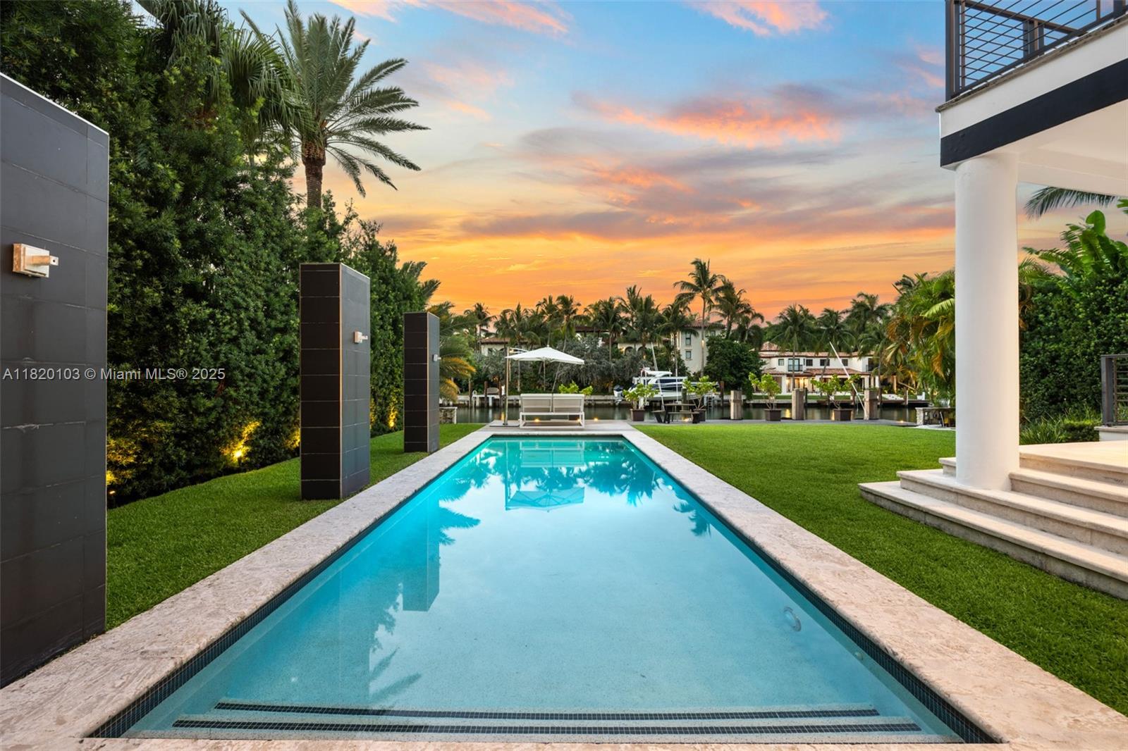 1833 W 24th St Miami Beach, FL 33140