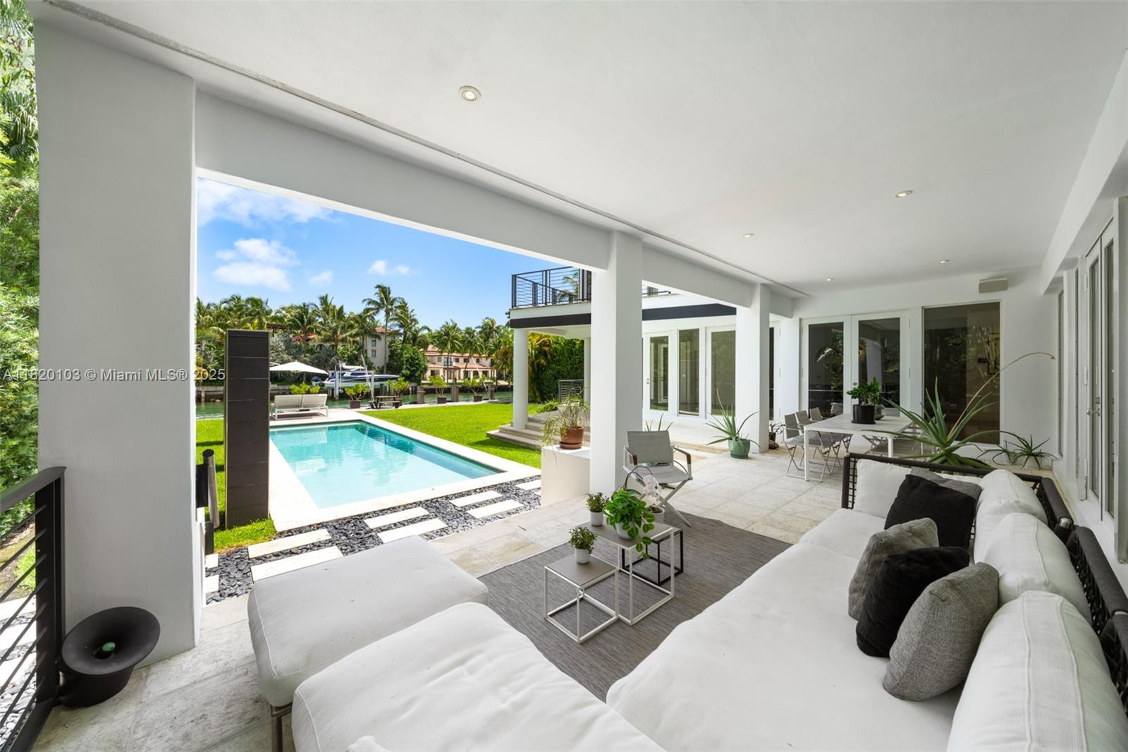 1833 W 24th St Miami Beach, FL 33140