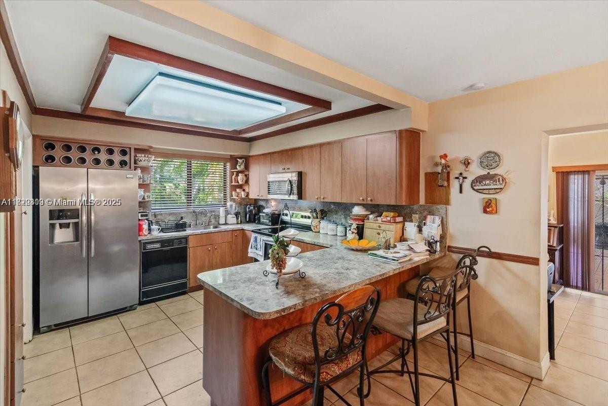 6385 SW 25th St Miami, FL 33155 6385 SW 25th St Miami, FL 33155