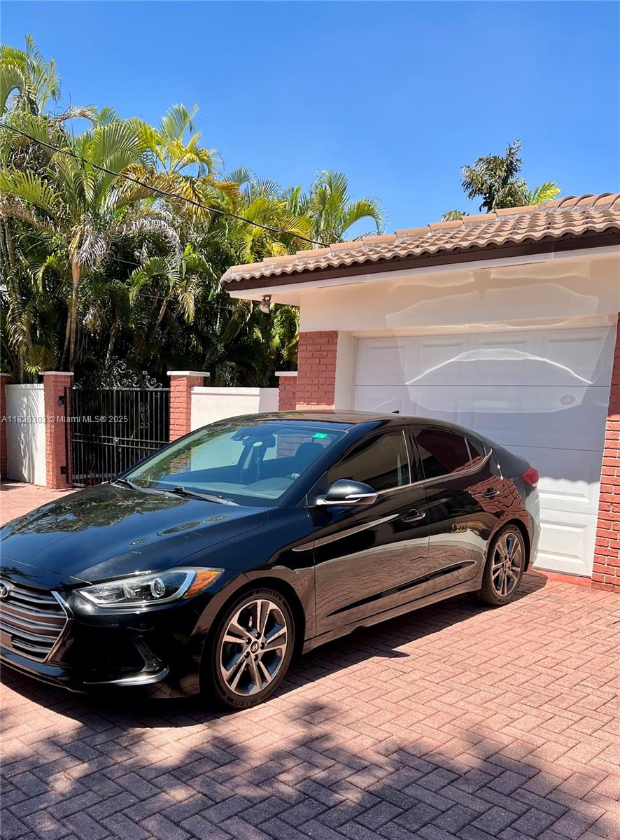 6385 SW 25th St Miami, FL 33155 6385 SW 25th St Miami, FL 33155