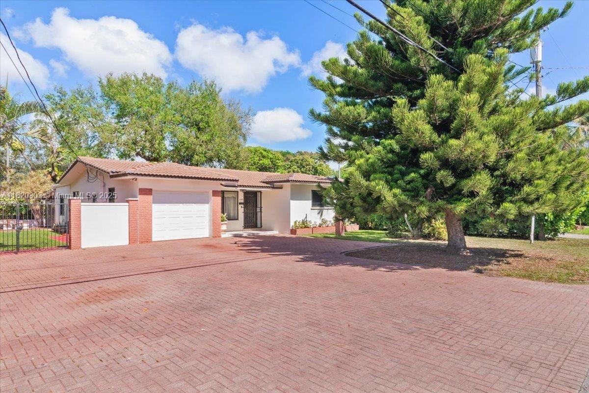 6385 SW 25th St Miami, FL 33155 6385 SW 25th St Miami, FL 33155