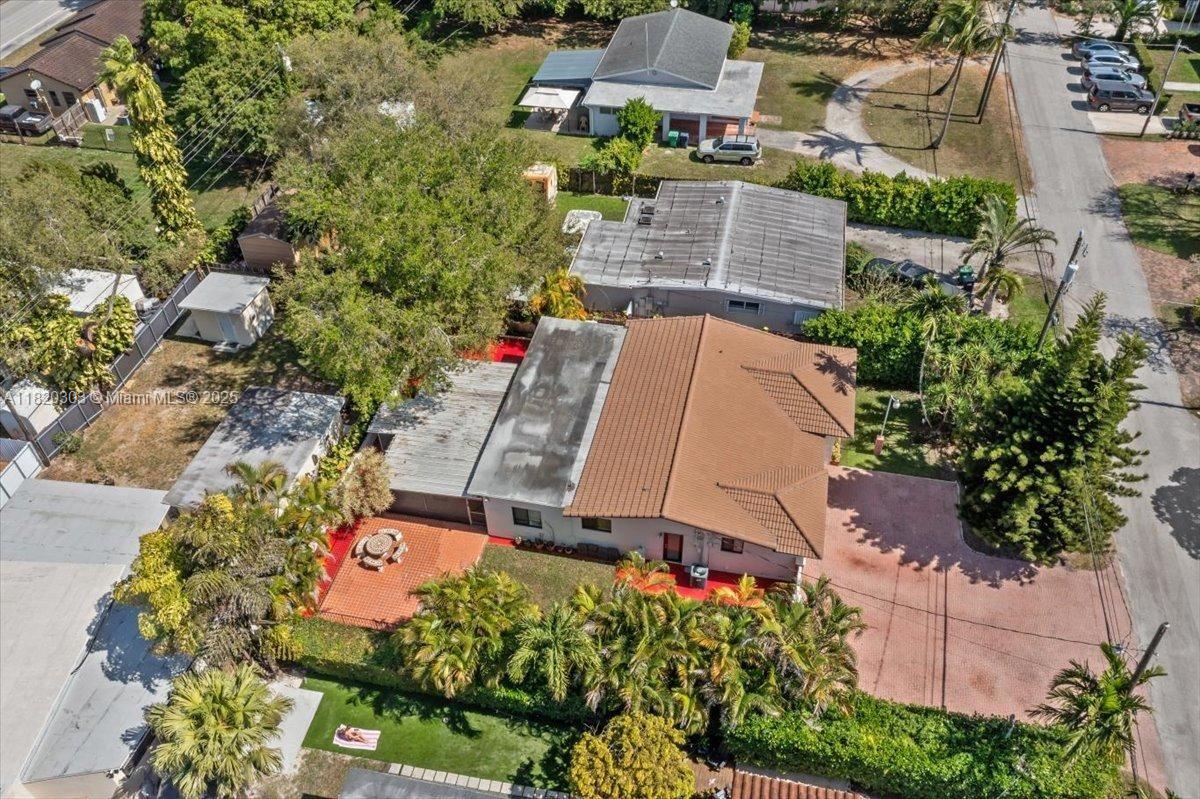 6385 SW 25th St Miami, FL 33155 6385 SW 25th St Miami, FL 33155