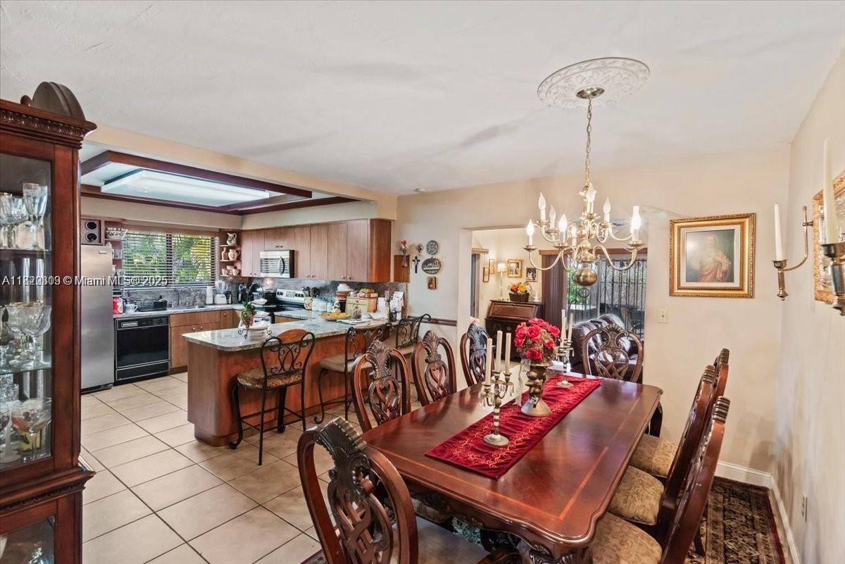 6385 SW 25th St Miami, FL 33155 6385 SW 25th St Miami, FL 33155