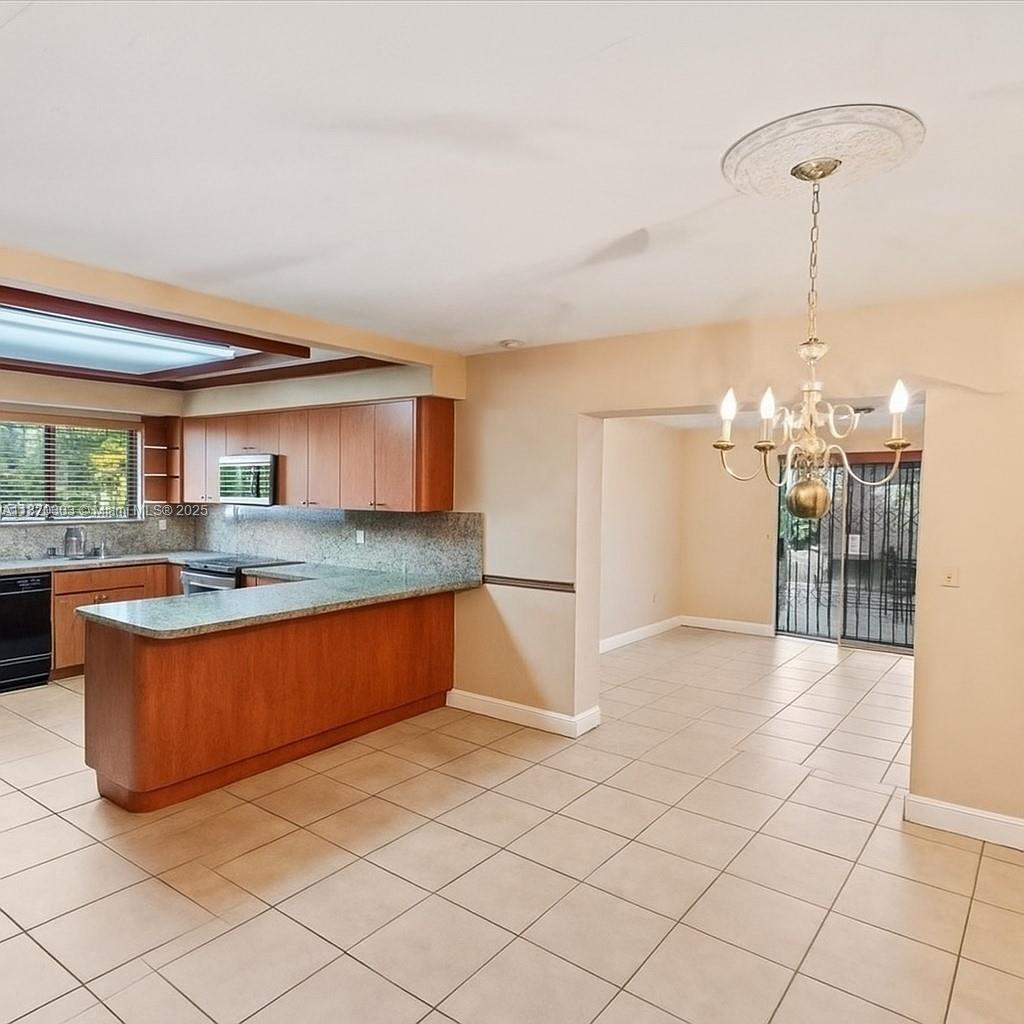 6385 SW 25th St Miami, FL 33155 6385 SW 25th St Miami, FL 33155