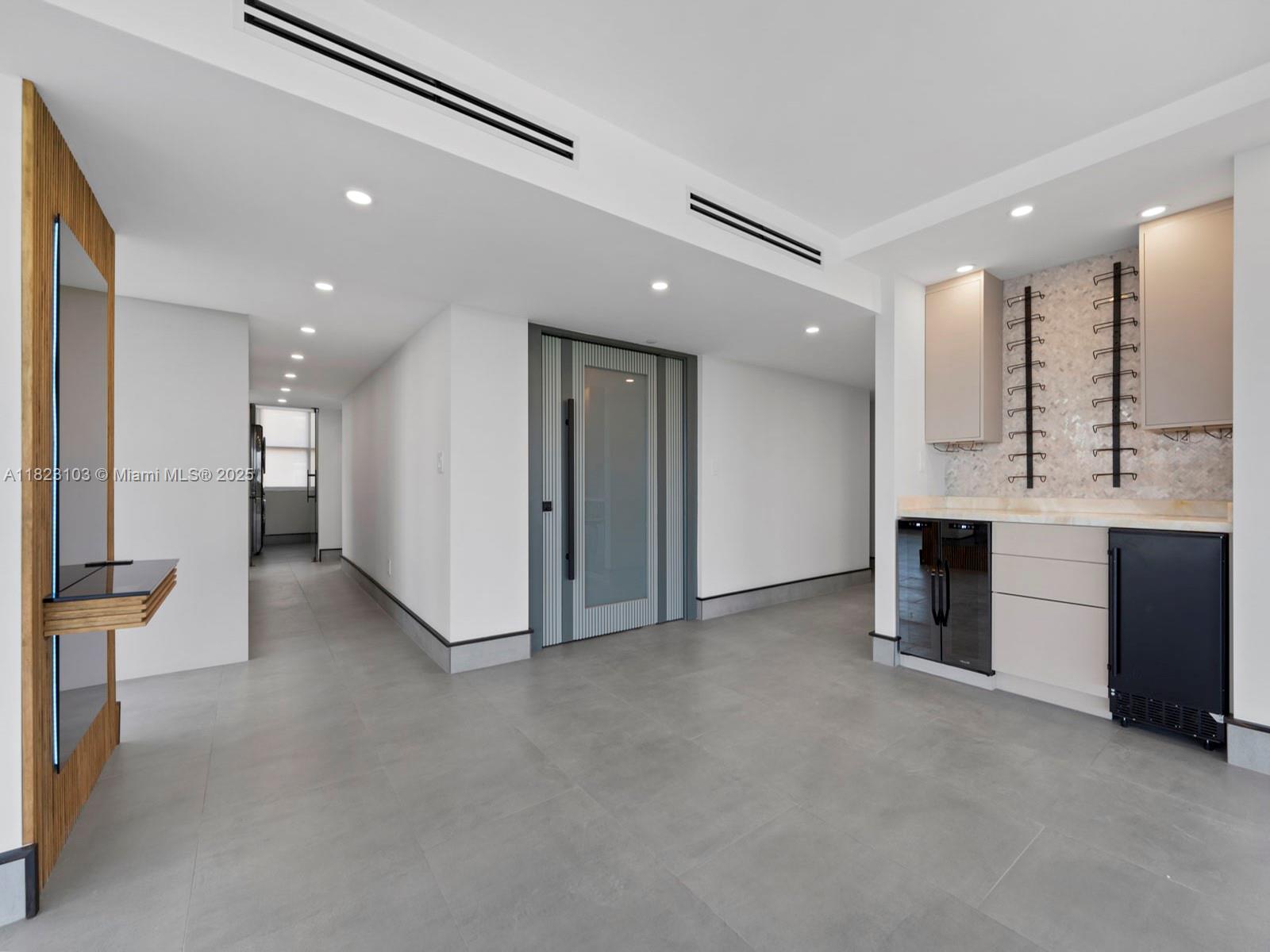 700 Coral Way #5 Coral Gables, FL 33134