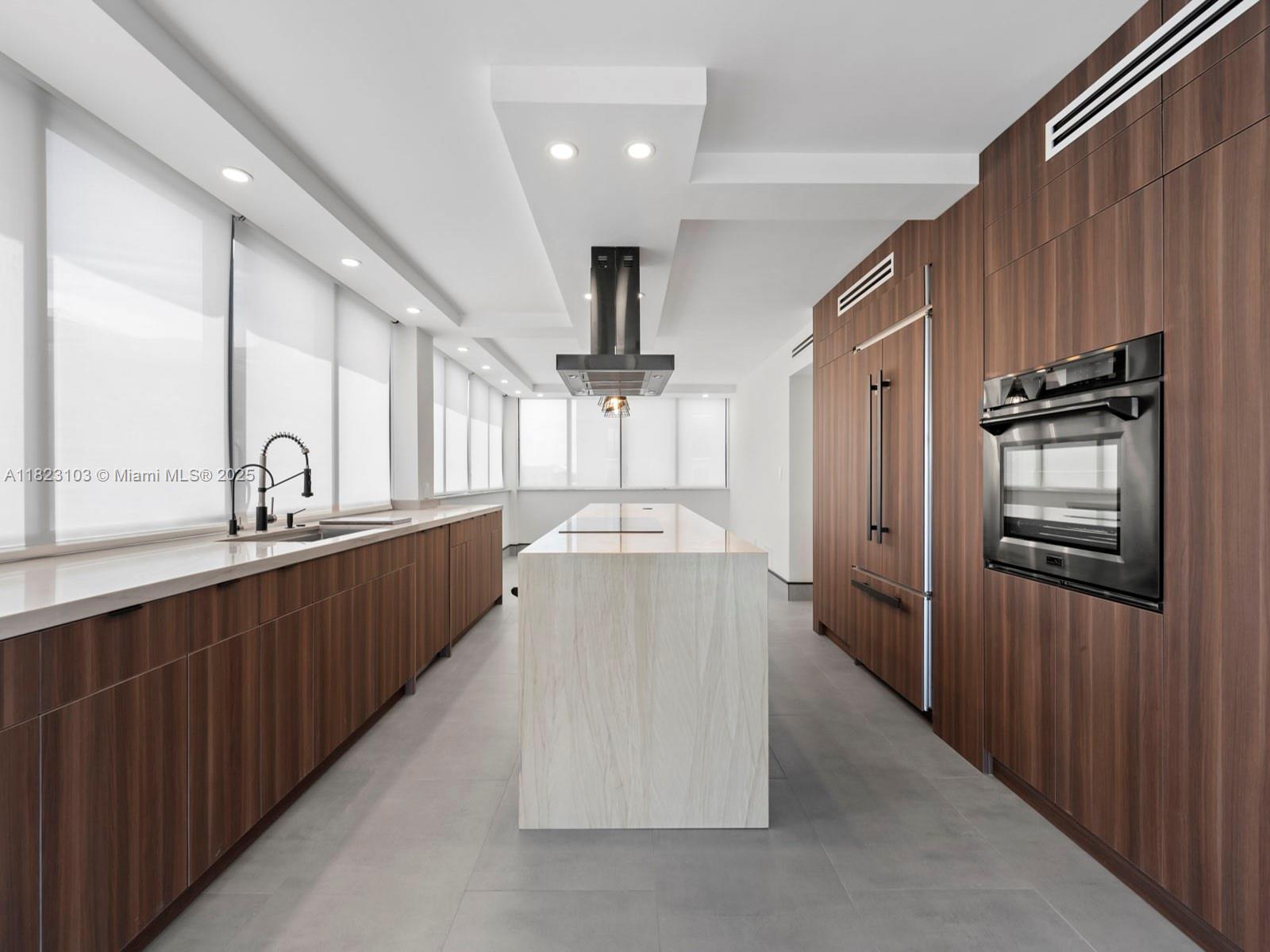 700 Coral Way #5 Coral Gables, FL 33134