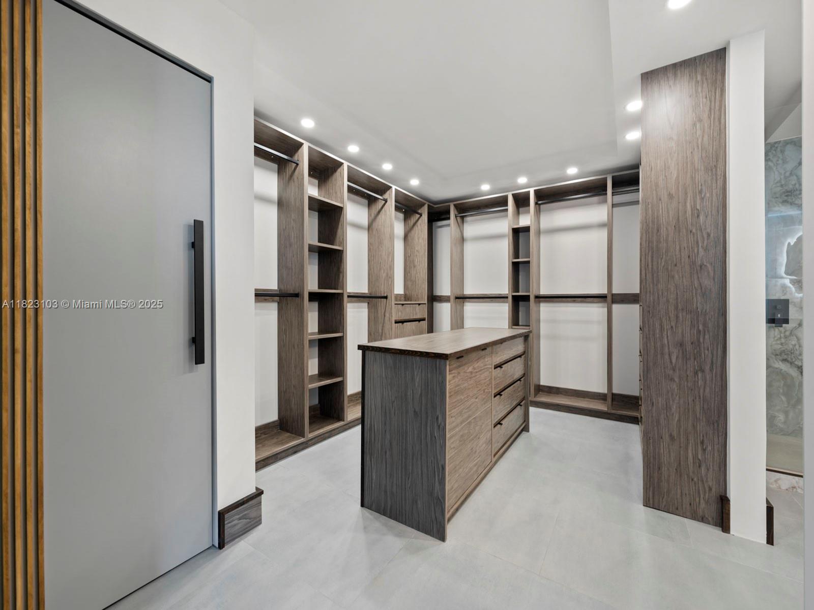 700 Coral Way #5 Coral Gables, FL 33134