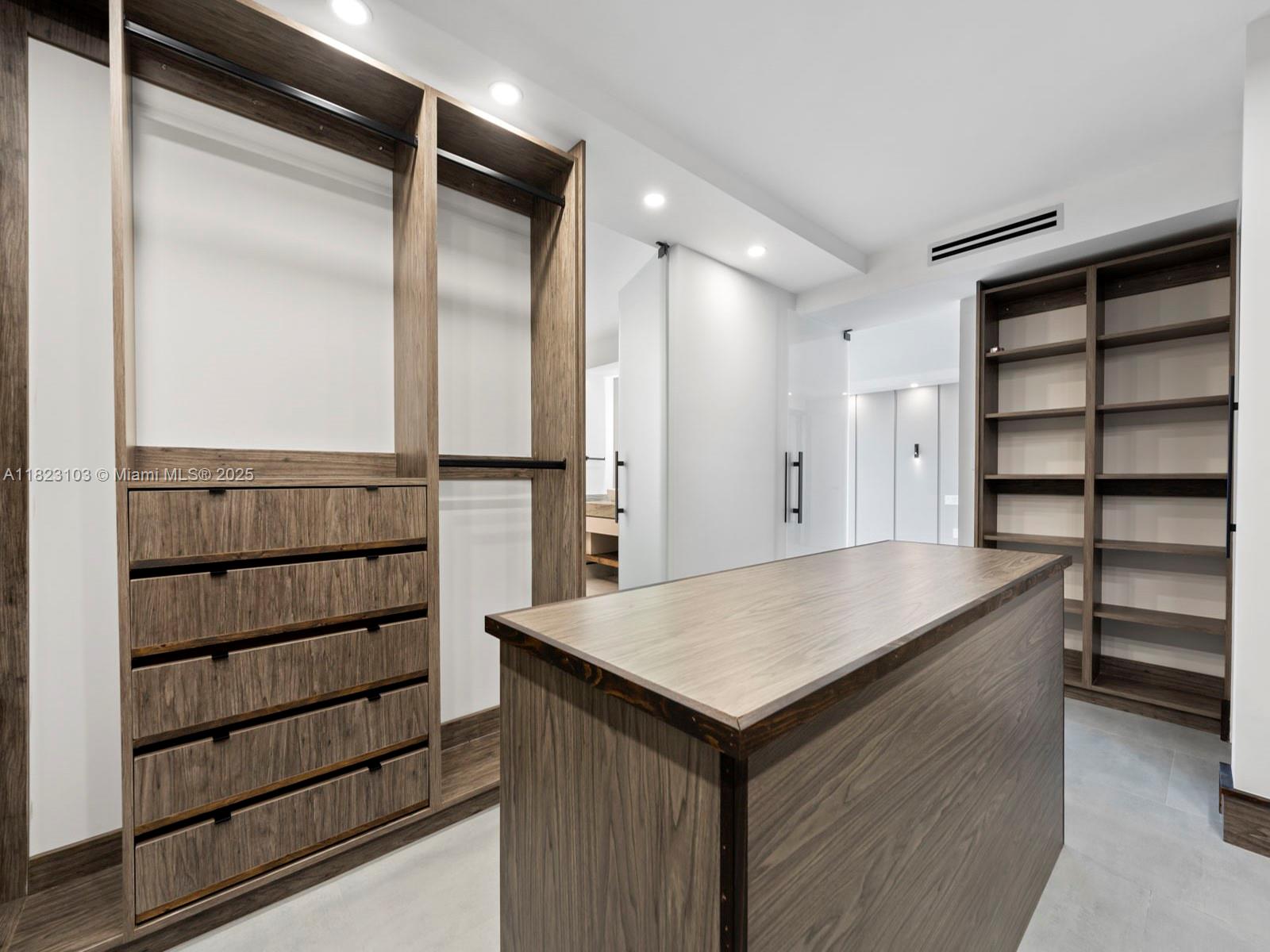 700 Coral Way #5 Coral Gables, FL 33134