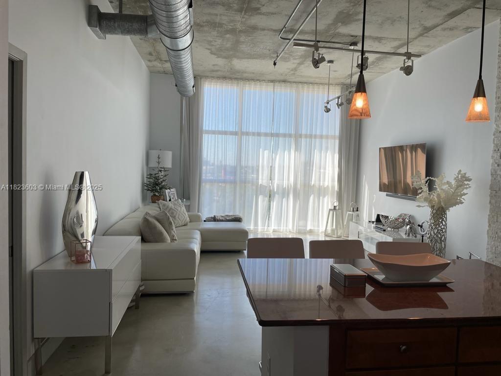 2001 Biscayne Blvd #3608,Miami, FL 33137