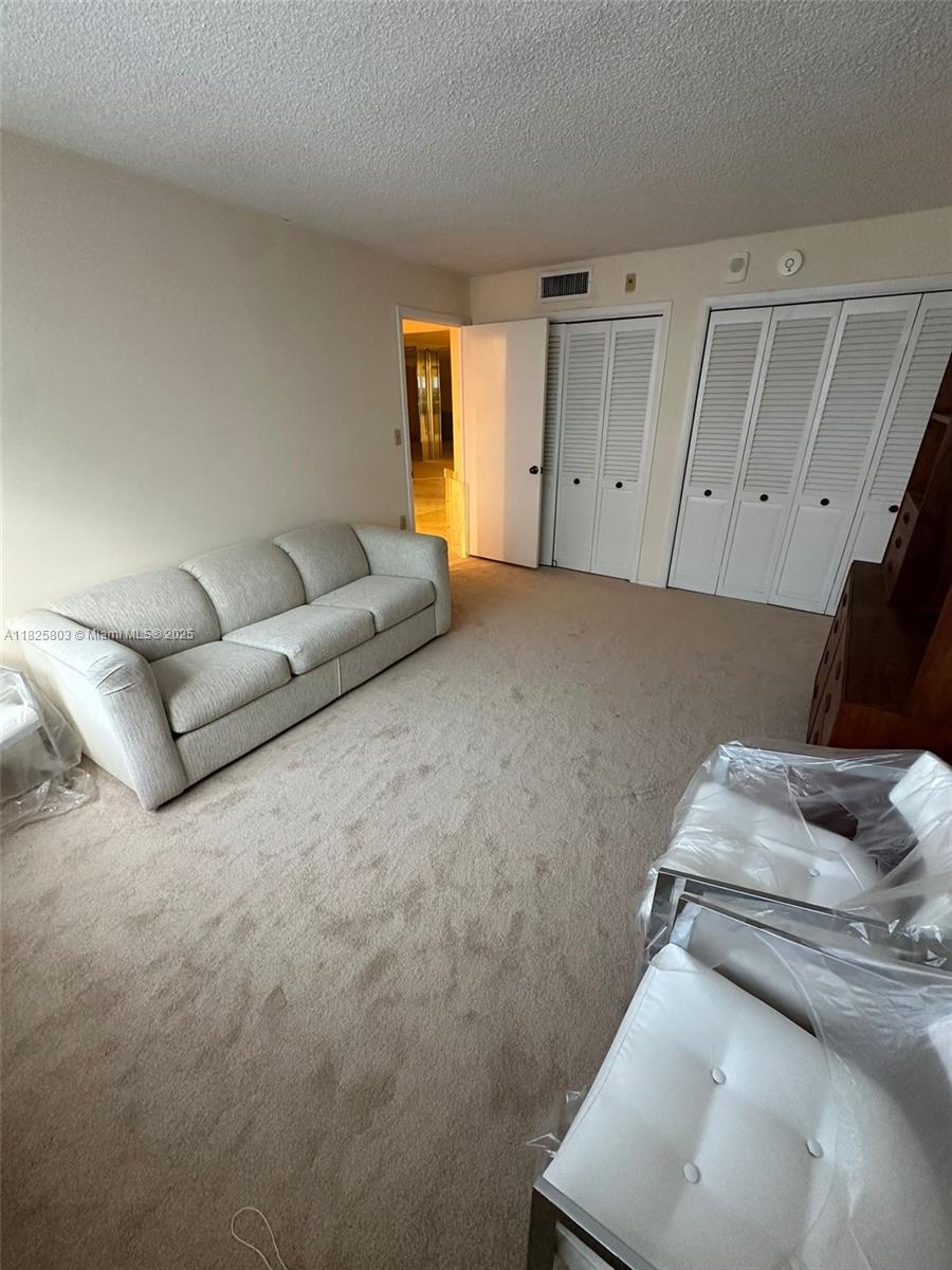 6039 Collins Ave #1625,Miami Beach, FL 33140