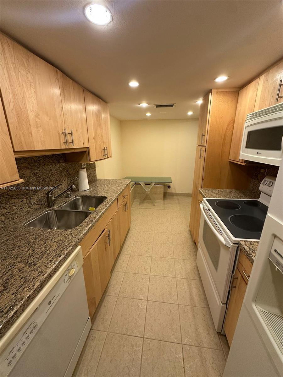 6039 Collins Ave #1625,Miami Beach, FL 33140