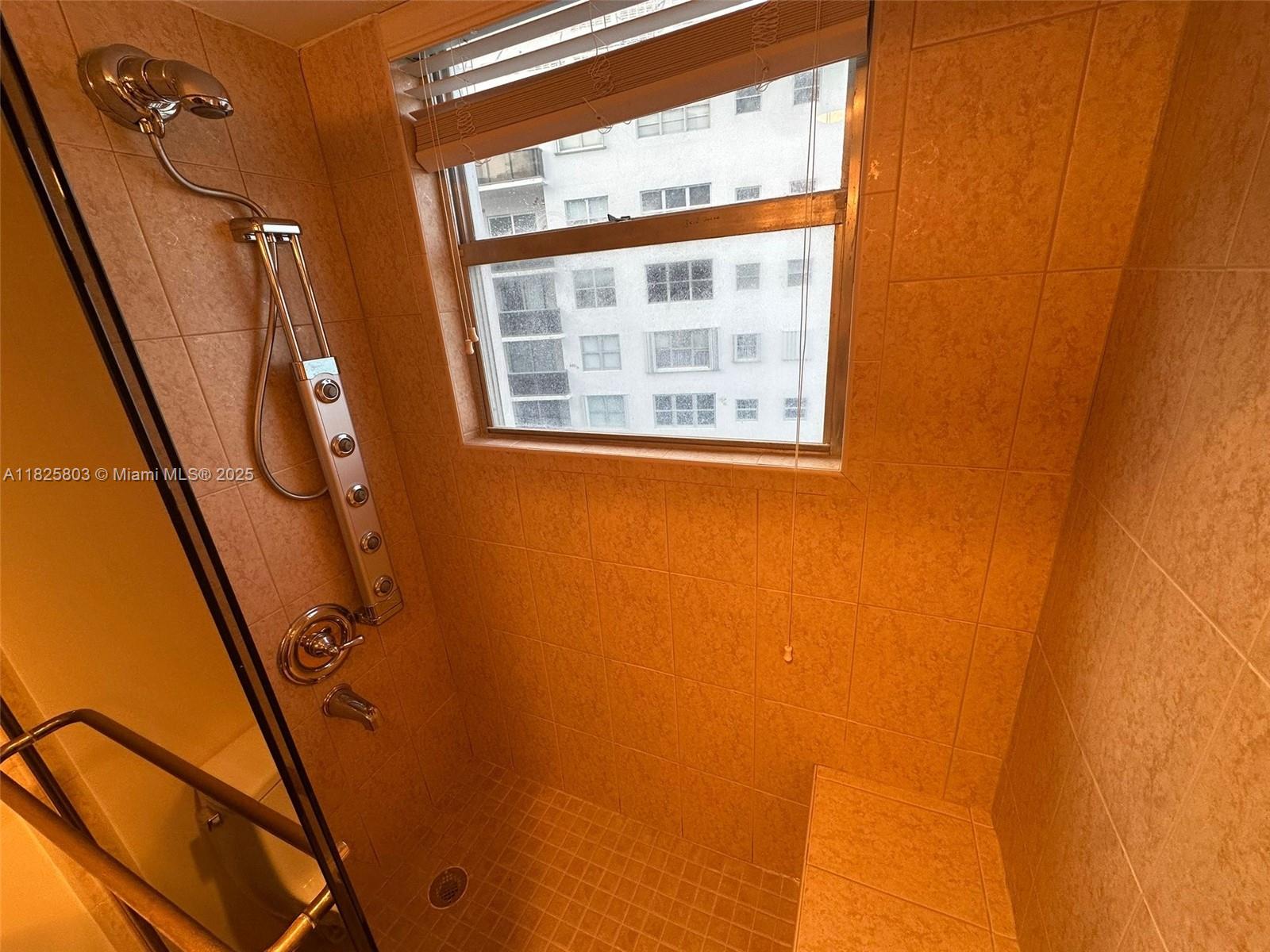 6039 Collins Ave #1625,Miami Beach, FL 33140