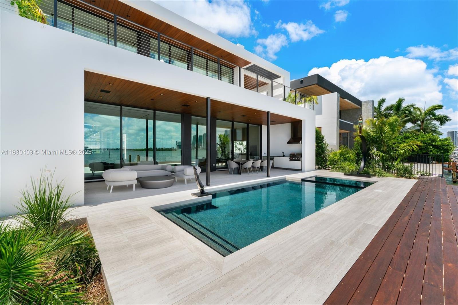1045 N Venetian Dr Miami, FL 33139 1045 N Venetian Dr Miami, FL 33139