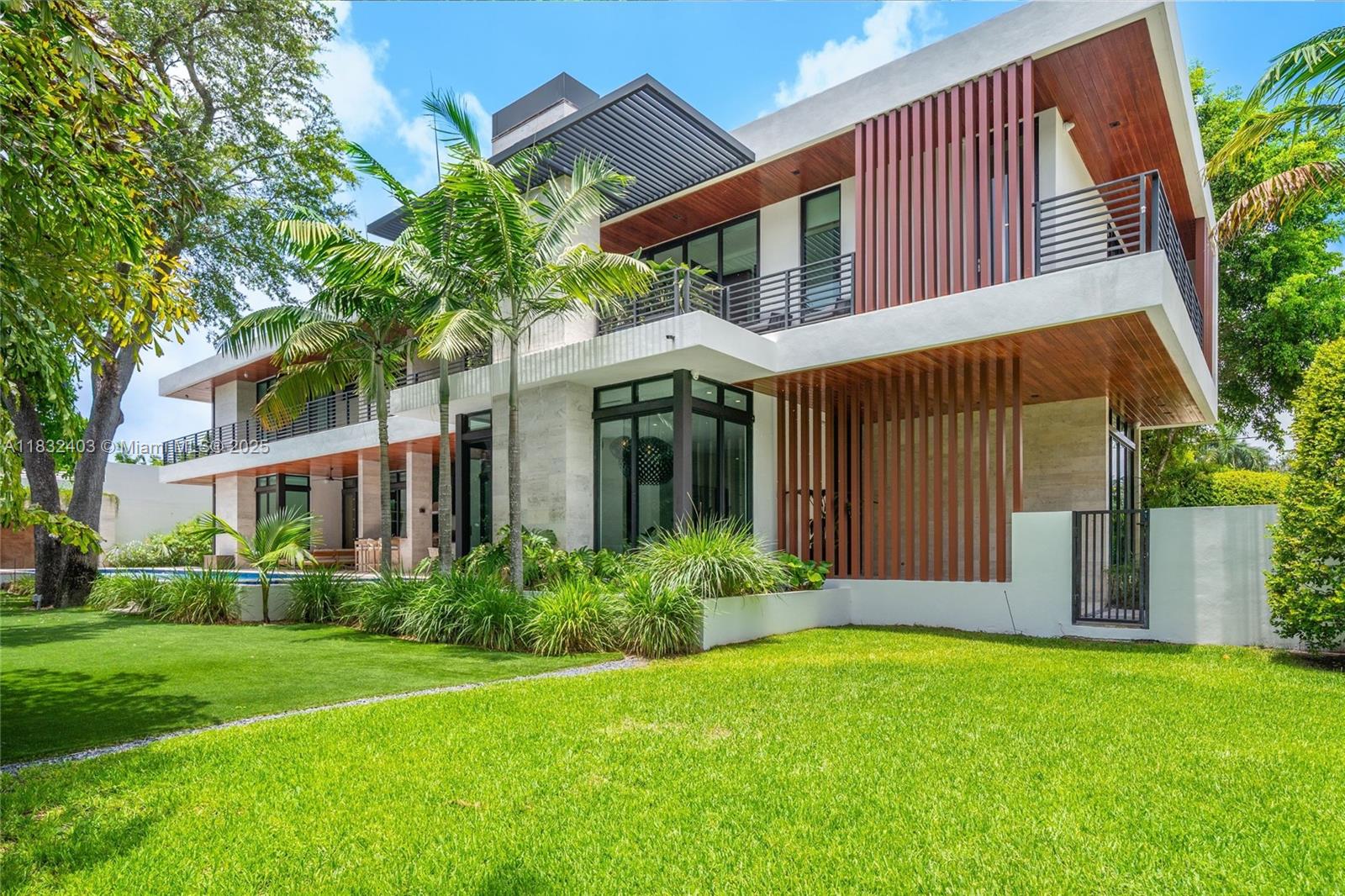 7610 SW 48th Ct Miami, FL 33143 7610 SW 48th Ct Miami, FL 33143