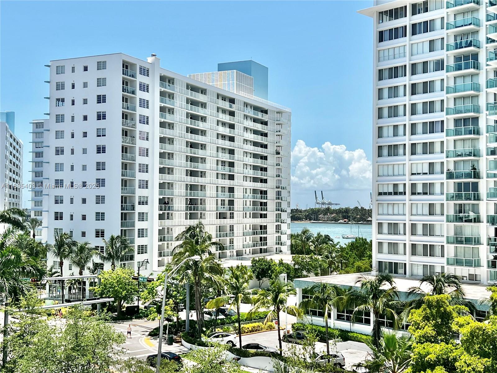 1035 West Ave #607