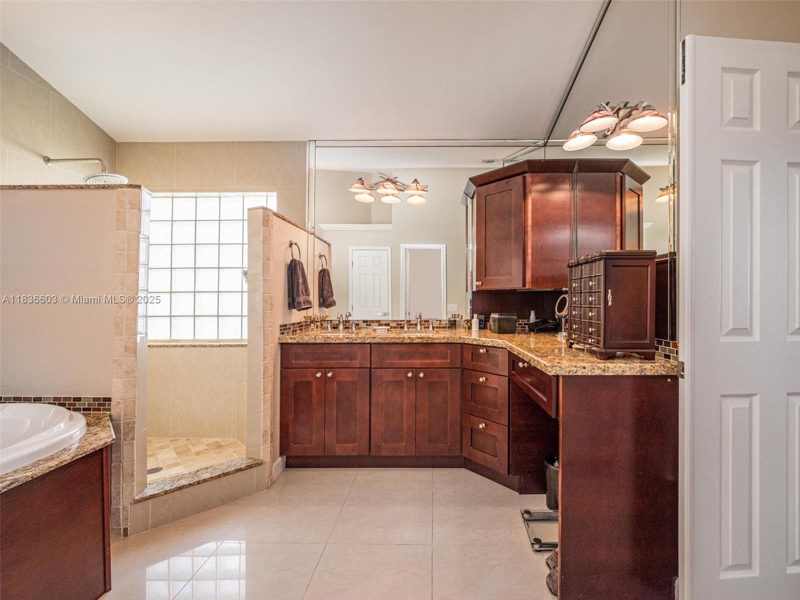 643 Lake Blvd Weston, FL 33326