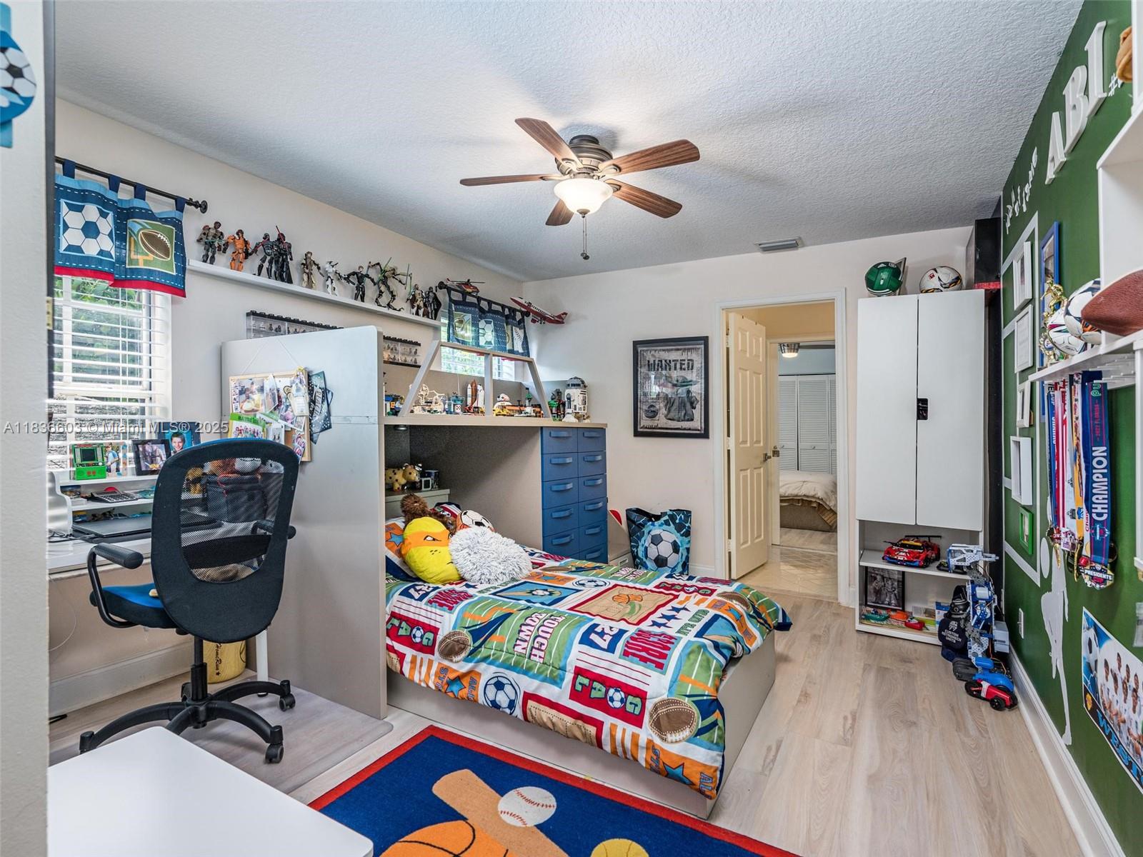 643 Lake Blvd Weston, FL 33326